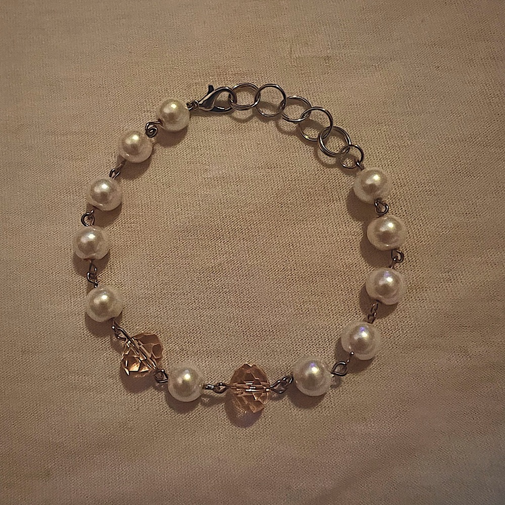 Pearl gemstone bracelet